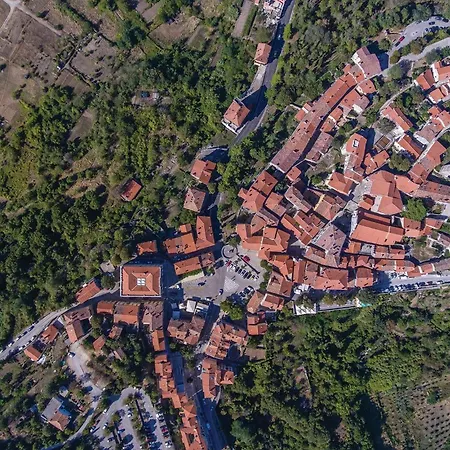 Luxurious In בית נופש Nedeščina