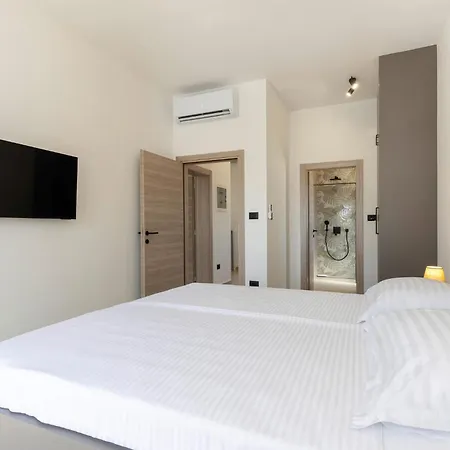 Casa de Férias Luxurious In Nedeščina